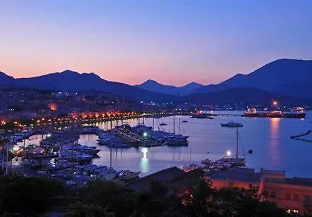 Apartment Dolce - Fronte Mare - Wifi- Centralissimo Ad Un Passo Da Tutto *